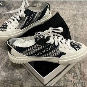 ❤️‍🔥GIVENCHY SNEAKERS❤️‍🔥